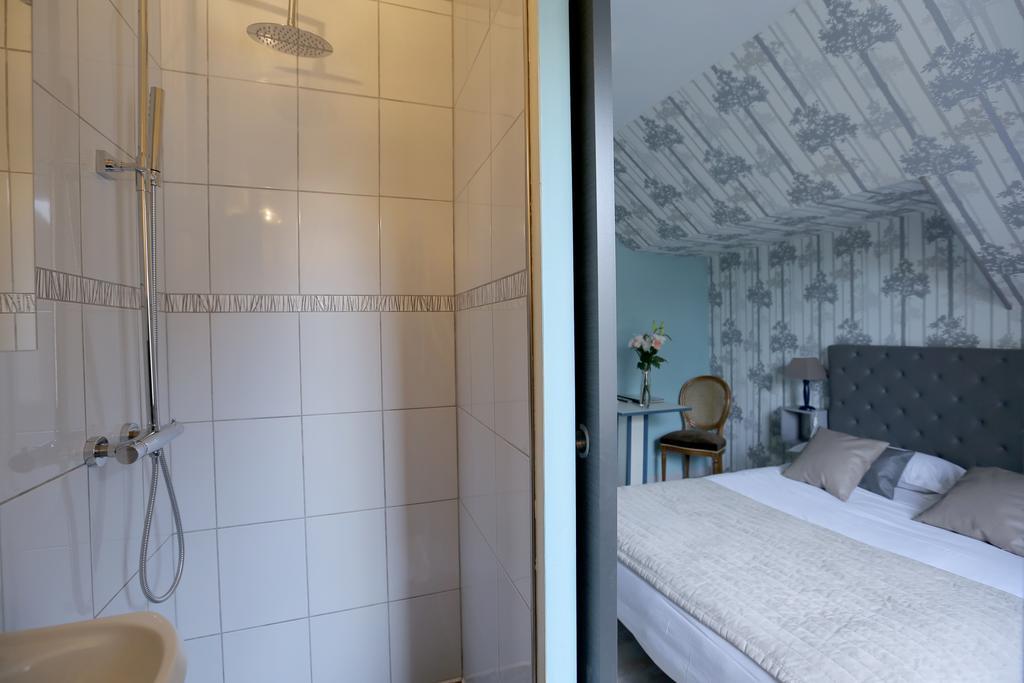 Hotel Auberge La Pomme De Pin Senonches Habitación foto